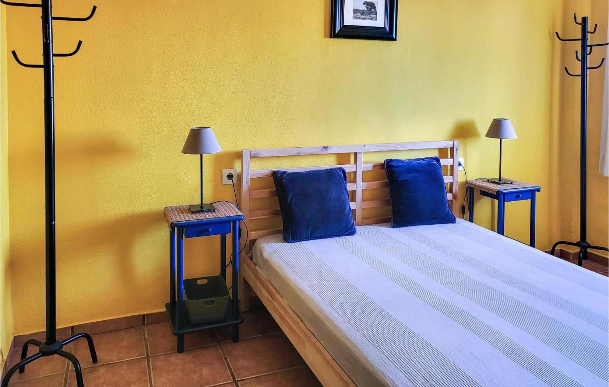 2 Bedroom Cozy Apartment In 坎佩略 外观 照片